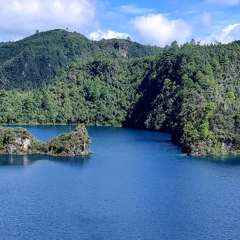 CASCADAS EL CHIFLÓN Y LAGOS DE MONTEBELLO