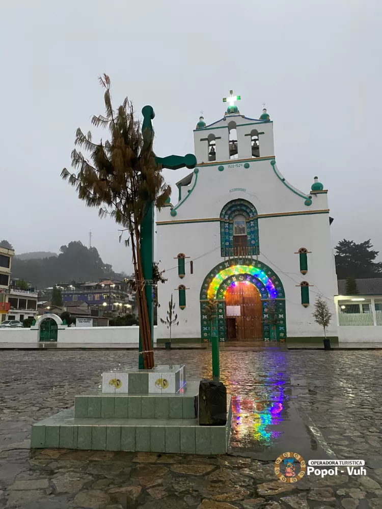 Vive una gran experiencia visitando  dos  de los poblados indígenas mas representativos de  los Altos de Chiapas, San Juan Chamula y Zinacantan