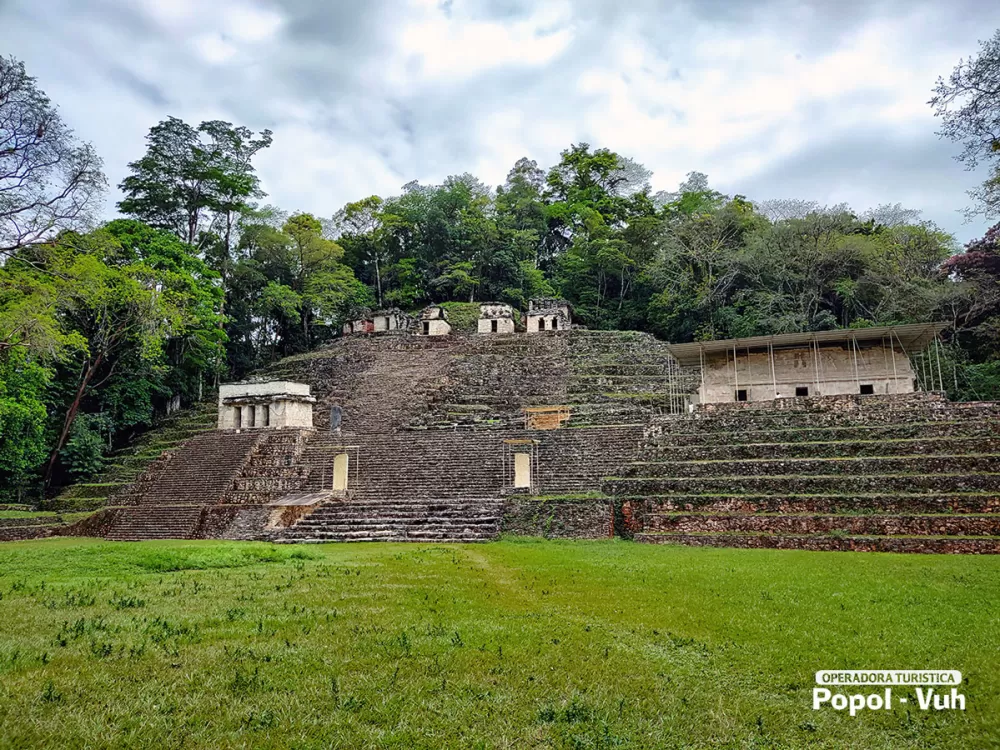 Bonampak  y Caminata en la Selva Lacandona