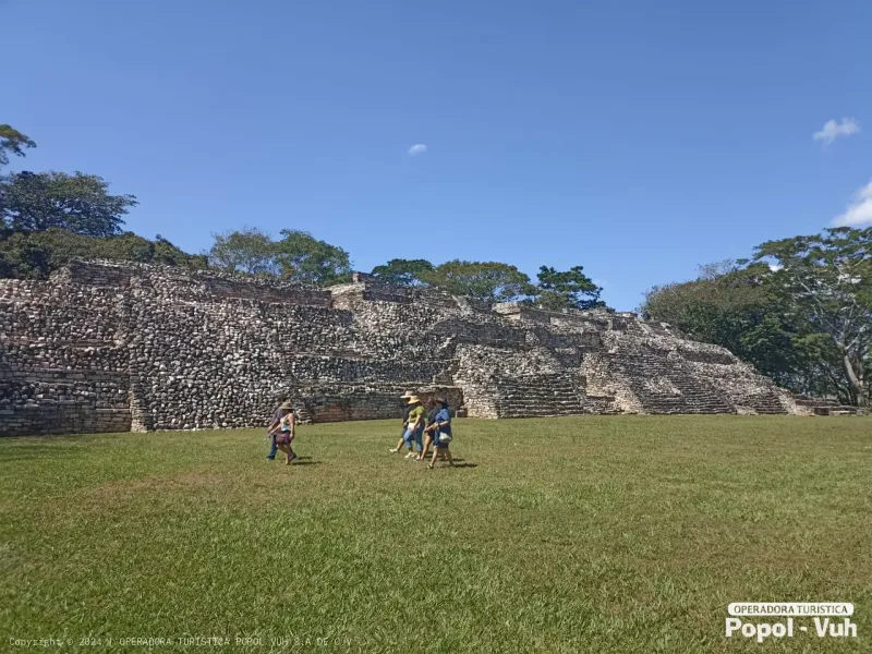 Zona Arqueológica  de  Pomona y Cascada El Salto